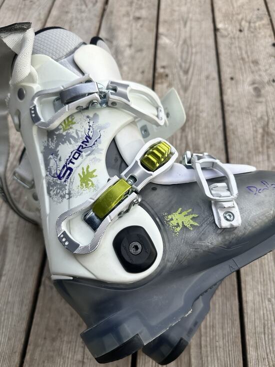 Dalbello Shoes - Dalbello Storm Cabrio 22.5 Women's Ski Boots